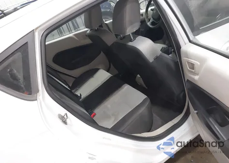 2013 Ford Fiesta S z USA, uszkodzony, nr VIN 3FADP4TJ1DM215582